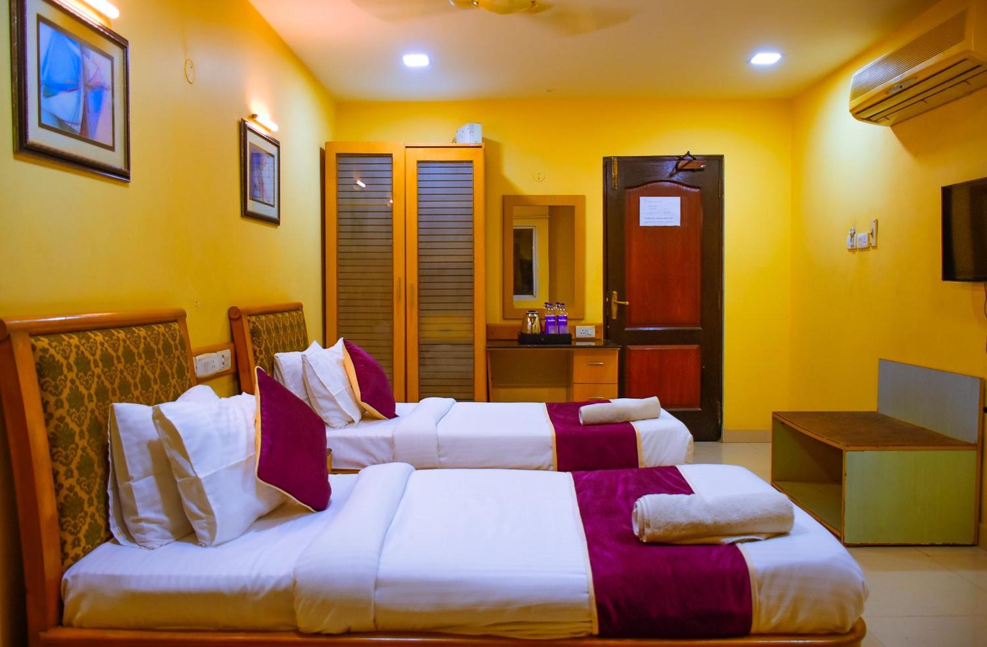 Naksha Tree Hotels - Mogappair Chennai Exterior foto