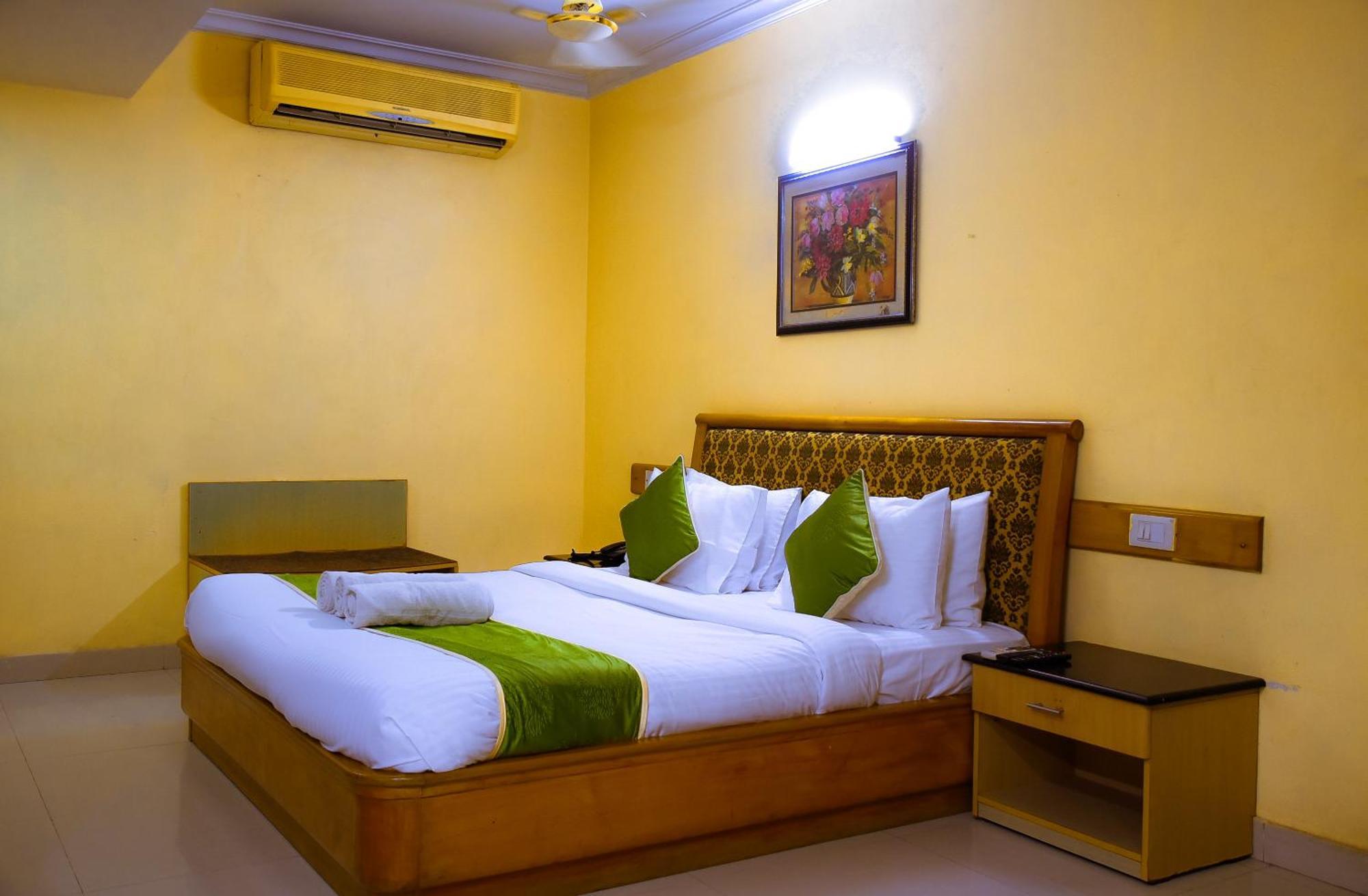 Naksha Tree Hotels - Mogappair Chennai Exterior foto
